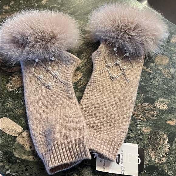 Fur fingerless gloves - Picture 1 of 3